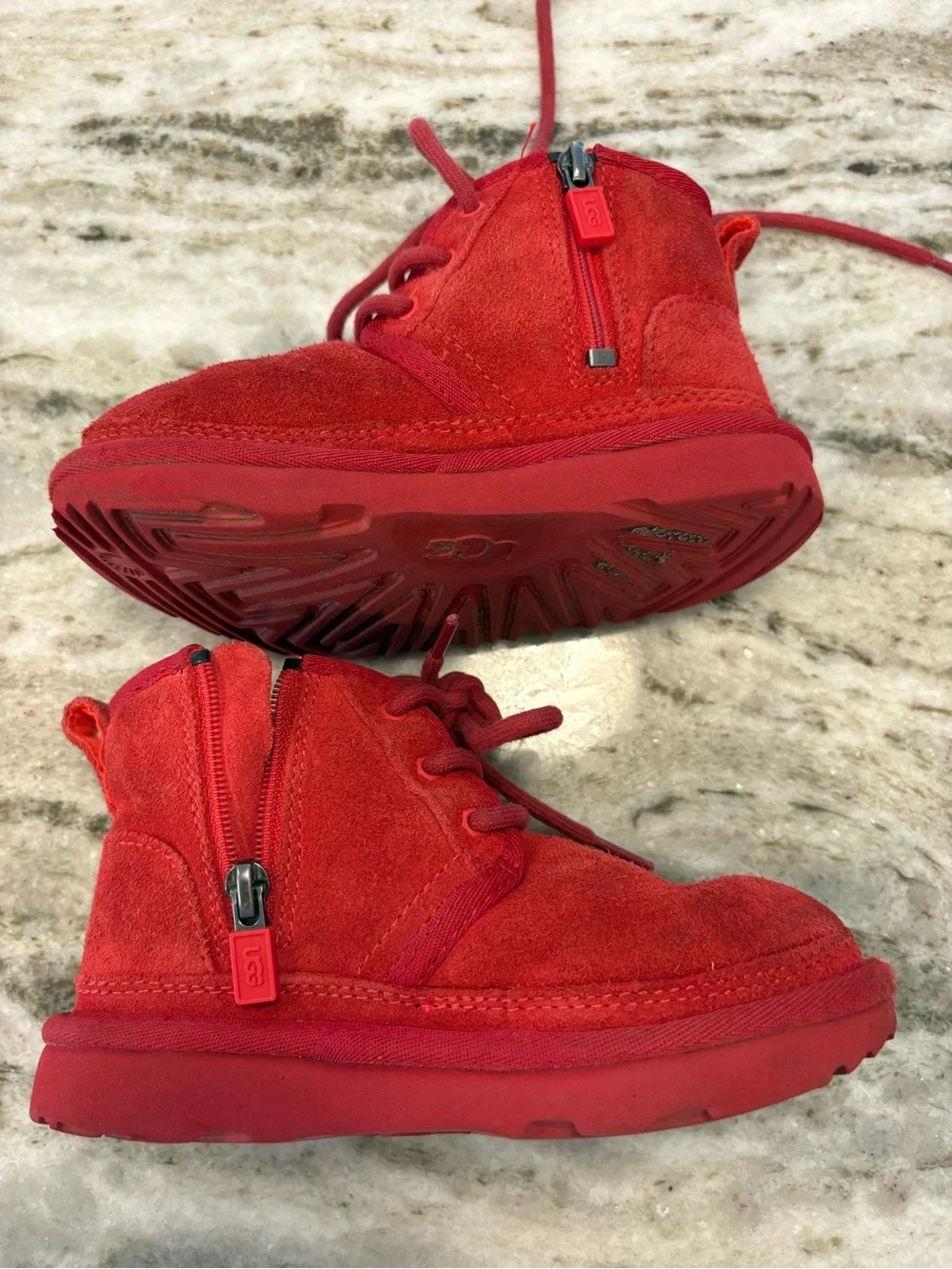 UGG Kids Red Elmo Suede Lace-Up Boots